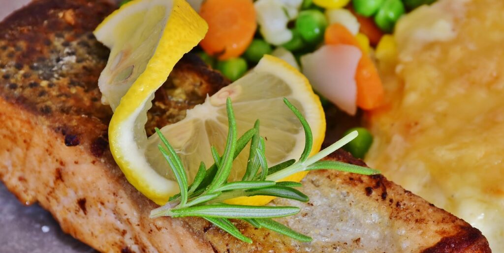 salmon, nature, fish, salmon fillet, fresh, healthy, enjoy the meal, kitchen, yummy, fried, grilled, vegetables, lemon, food photo, meal, food, enjoy